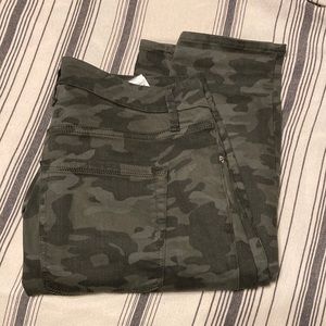 Good American Camo Pants- Like New!